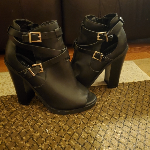 Call it Spring Peep toe - Picture 2 of 2